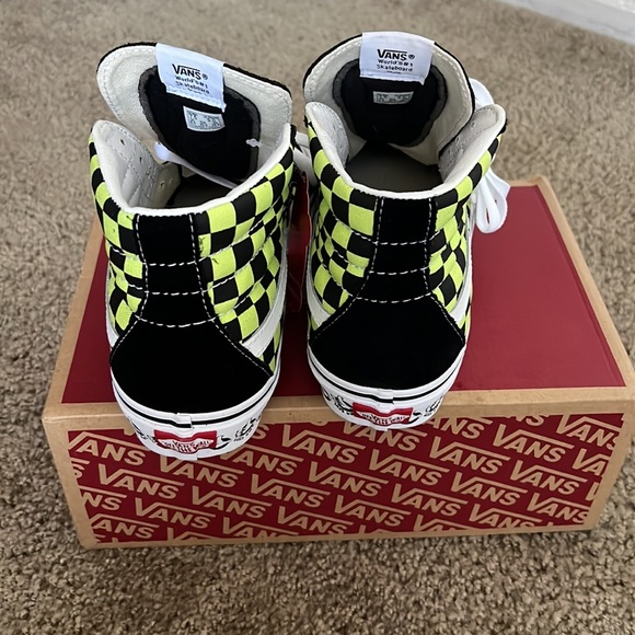 Vans - Picture 5 of 6